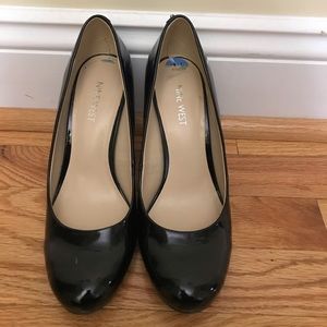 Black patent Nine West heels